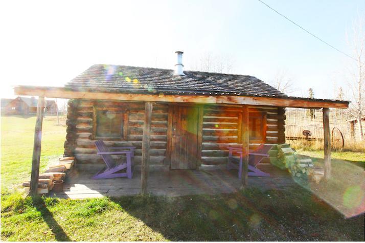Flying U Ranch Hotel Seventy Mile House Exterior photo